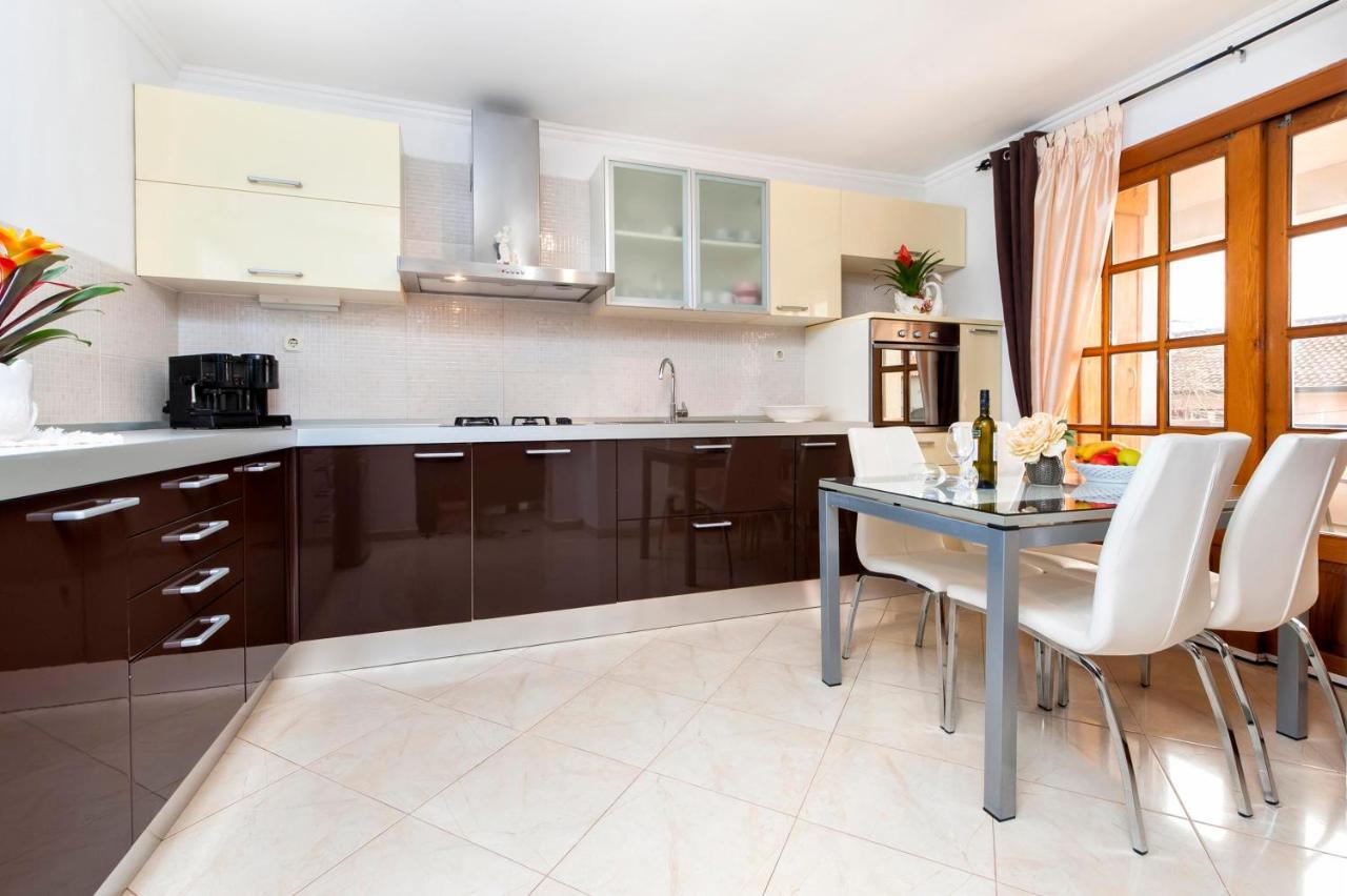 Apartments Divna Ровинь Экстерьер фото