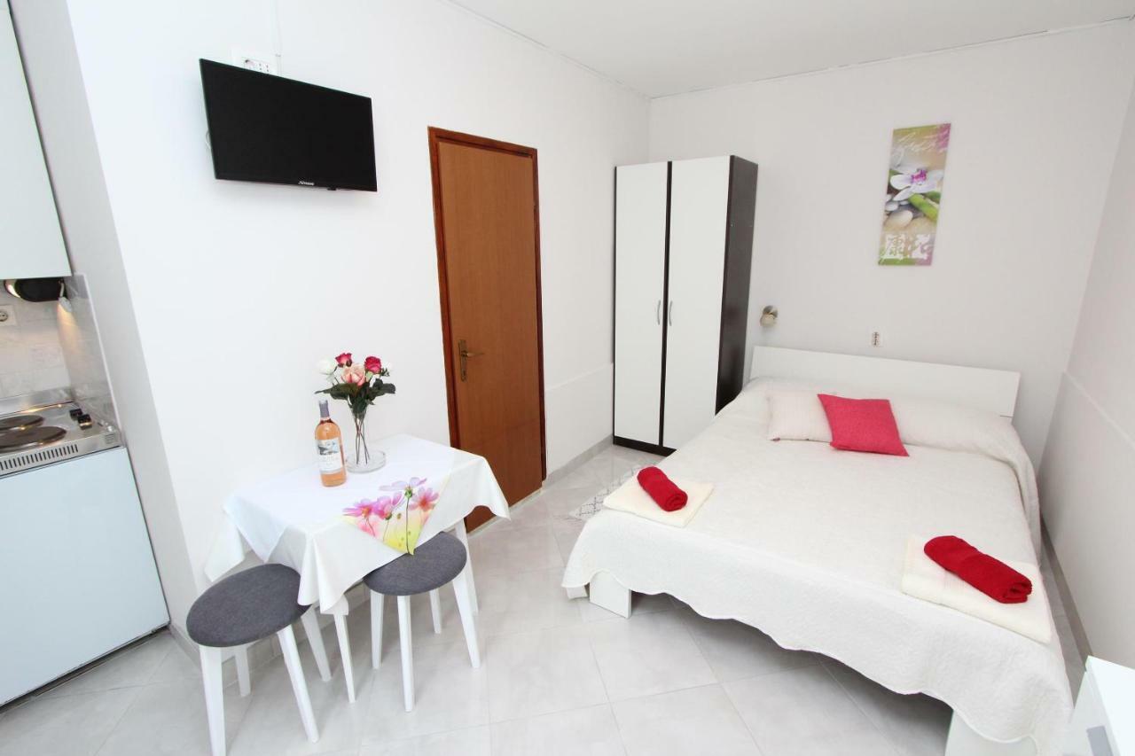 Apartments Divna Ровинь Экстерьер фото