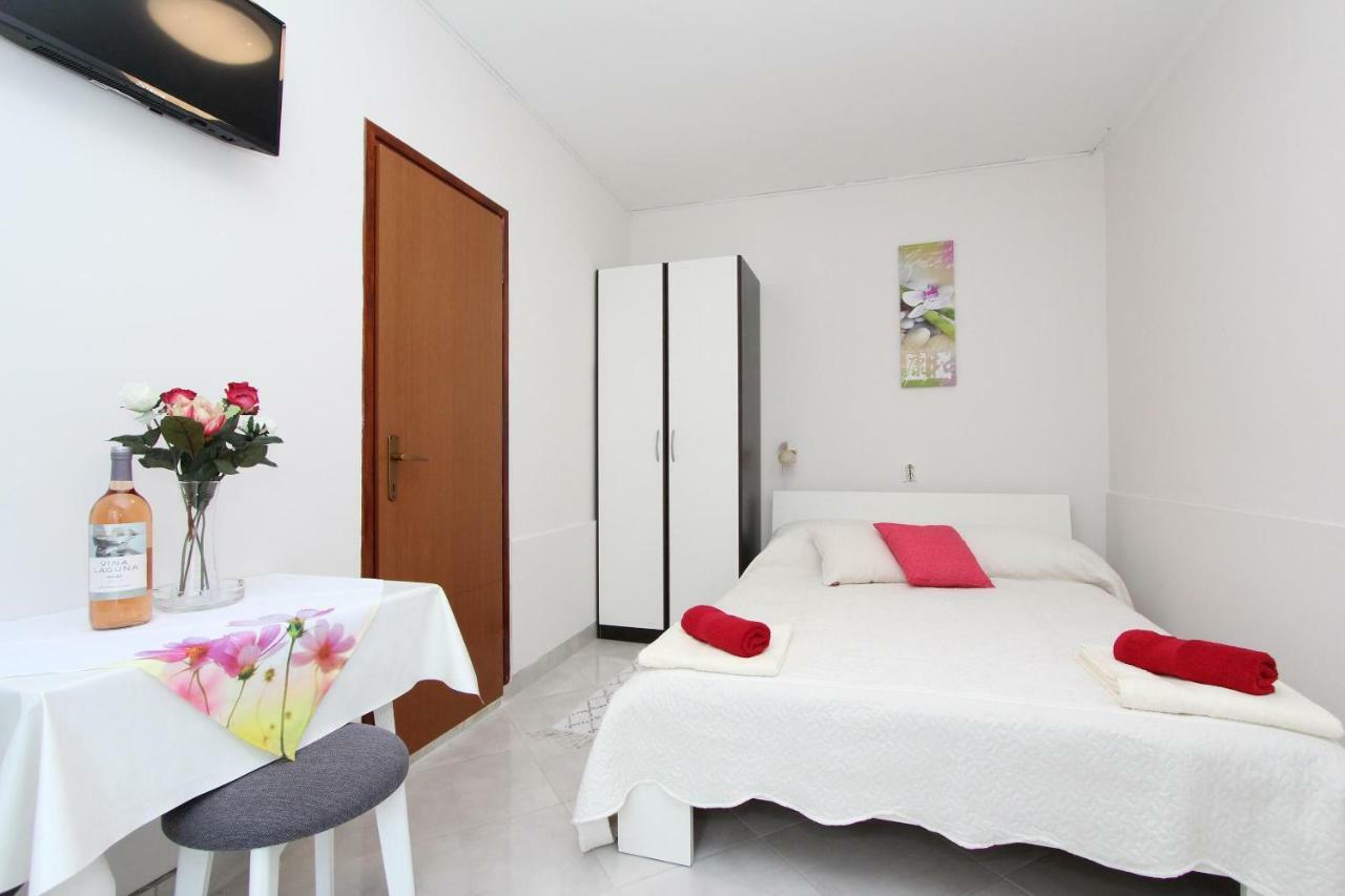Apartments Divna Ровинь Экстерьер фото